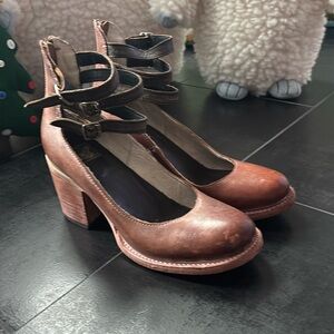 🕊️ FreeBird Randi Heels 🕊️ 🌟 Great for Any Outfit 🌟